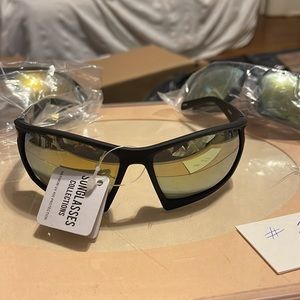 NWOT BLACK FRAME WITH REFLECTIVE GOLD LENSES 400 UV RACER STRIPE ARM